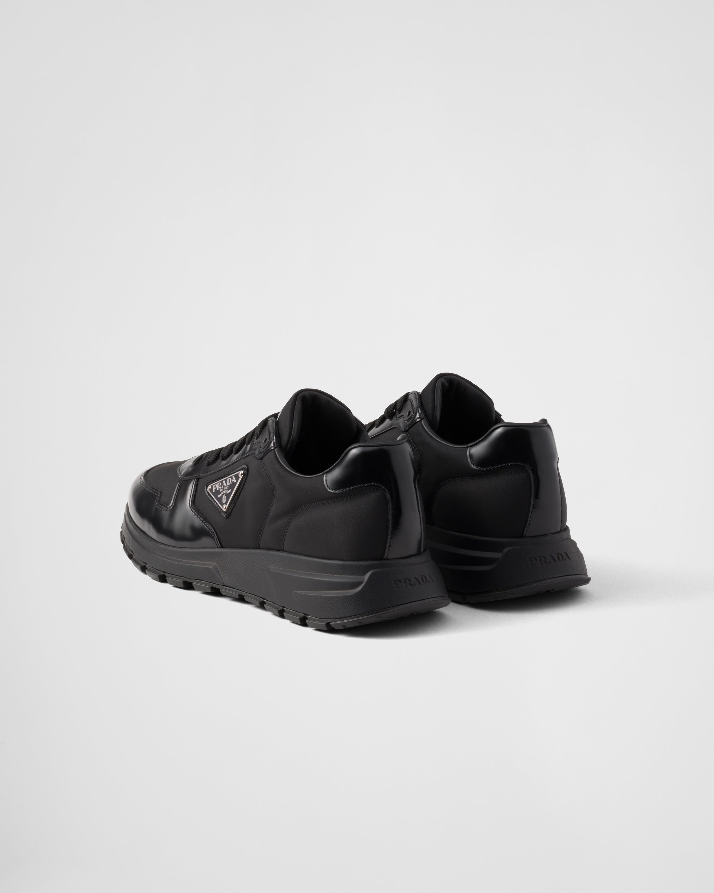 Basket Prada Noir en cuir brossé